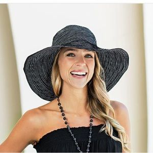 WALLAROO HAT COMPANY Blue Polka Dot Scrunchie Packable Sun Hat